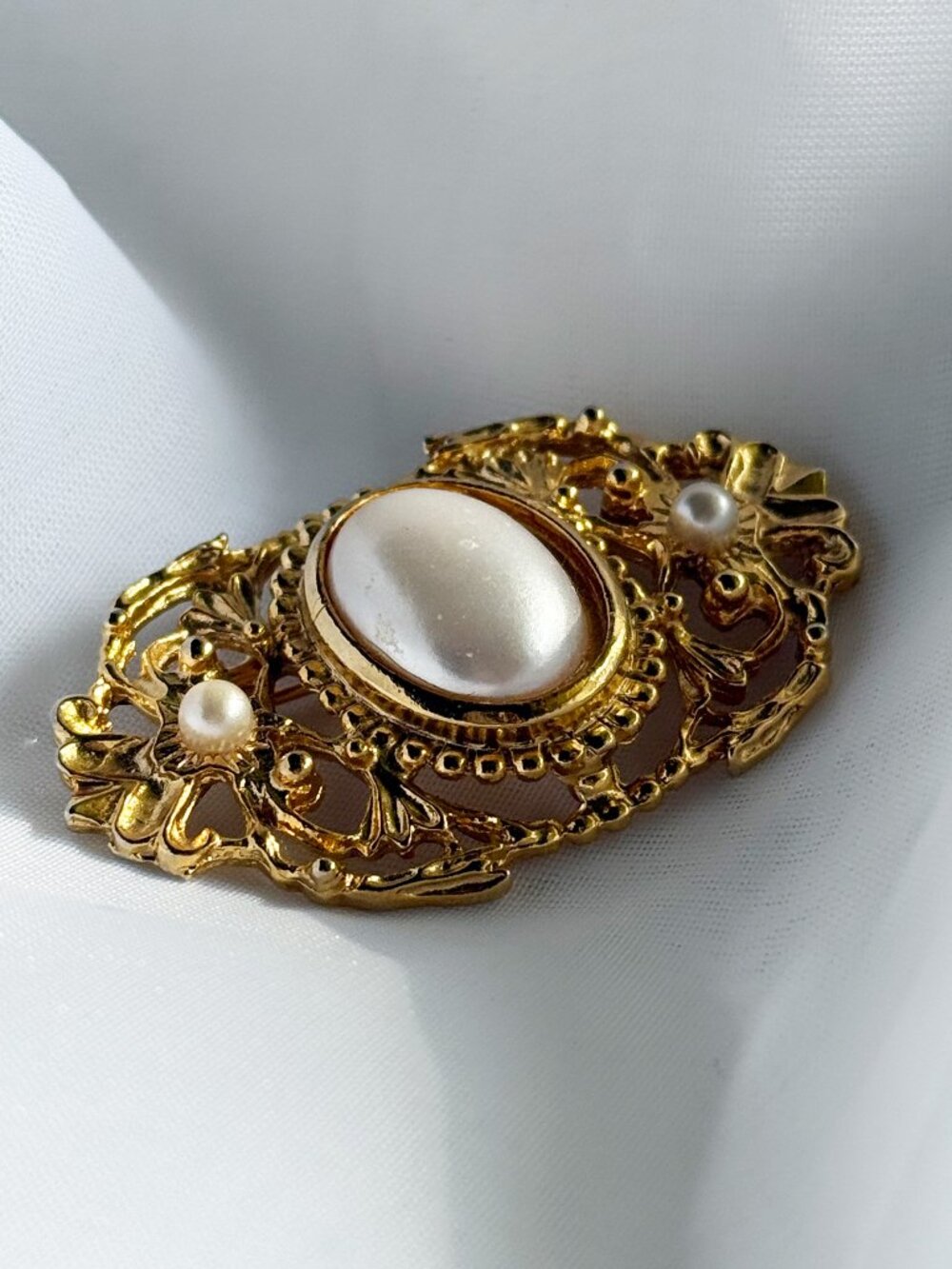 Secondhand Filagree Style Gold Tone & Pearl Brooch